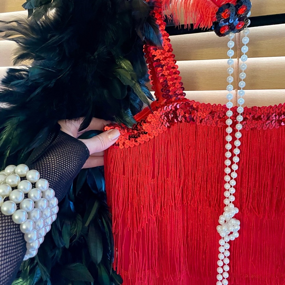 Red Fringe Flapper Dress and Accessories - Picture 4 of 5